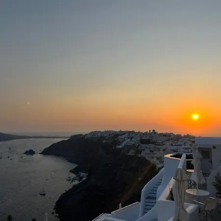 Captain John - Caldera & Sunset View Oia (Santorini)